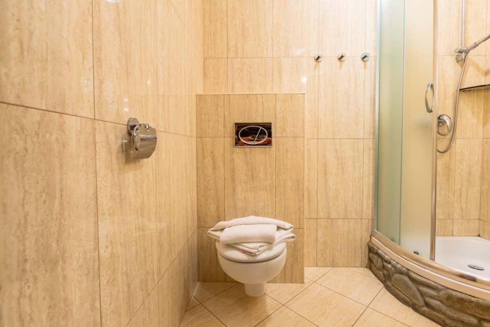 Krakowiacy I Gorale Hotel Krzyszkowice ภายนอก รูปภาพ