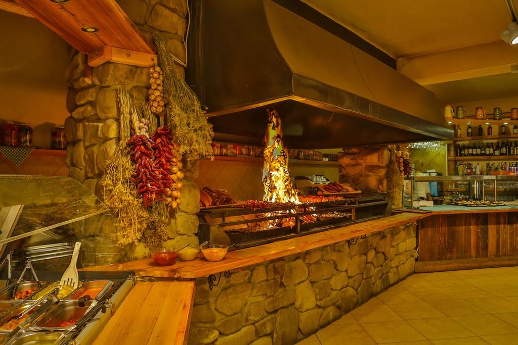 Krakowiacy I Gorale Hotel Krzyszkowice ภายนอก รูปภาพ